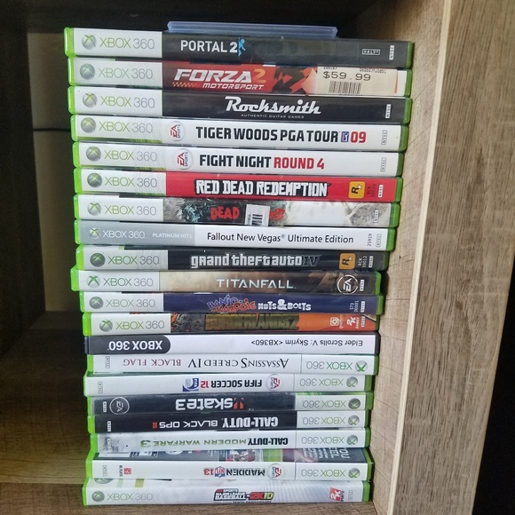 Xbox 360 - Picture 2 of 3